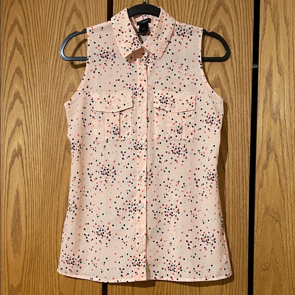 Ann Taylor Tops - Ann Taylor Sleeveless Button-Down